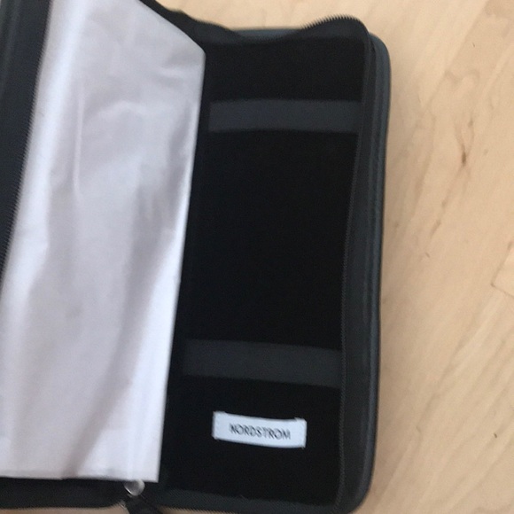 Nordstrom brush case - Picture 2 of 3